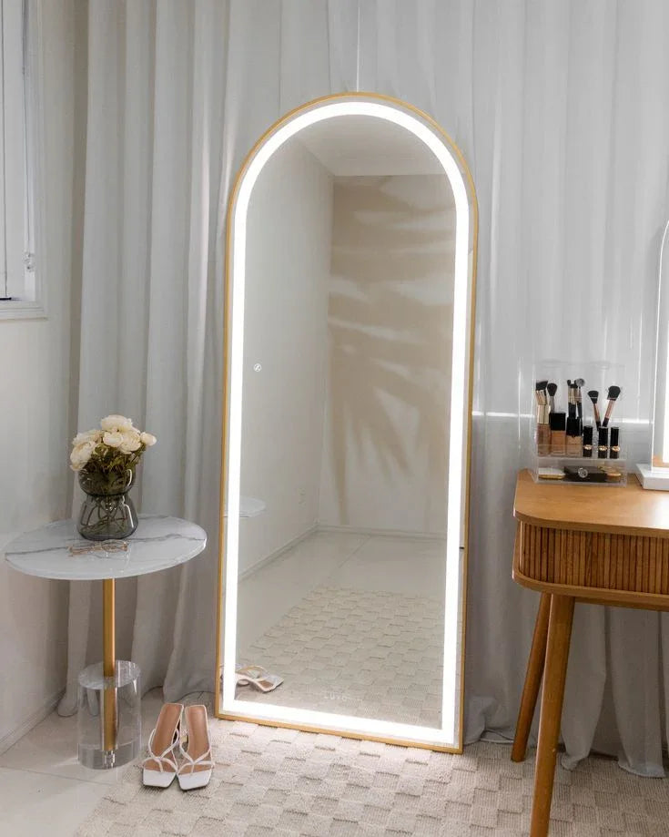 ⭐ Miroir Arqué Intelligent en Métal – LED et Bouton Tactile   ⭐